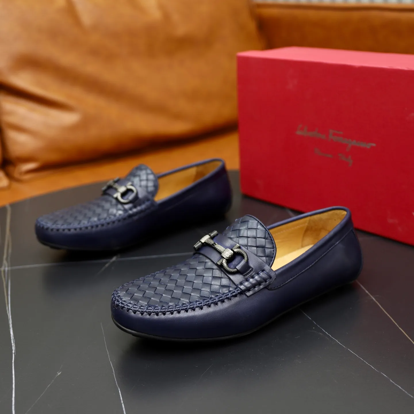 Ex-factory price: 480💰🙅‍♂️🙅‍♂️🙅‍♂️Niuli Brand: Ferragamo Standard code: Men's code 38/44 (45 customized) Grade: Same as the official website Material: Original imported cowhide leather lining Original wear-resistant lightweight outsole Style category: Men's casual slip-on shoes Bean shoes Distinguished luxury brand elements top luxury Color: actual picture color